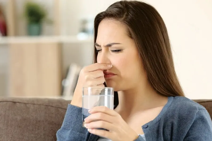Nước sinh hoạt có mùi hôi: Nguyên nhân, tác hại và cách khắc phục